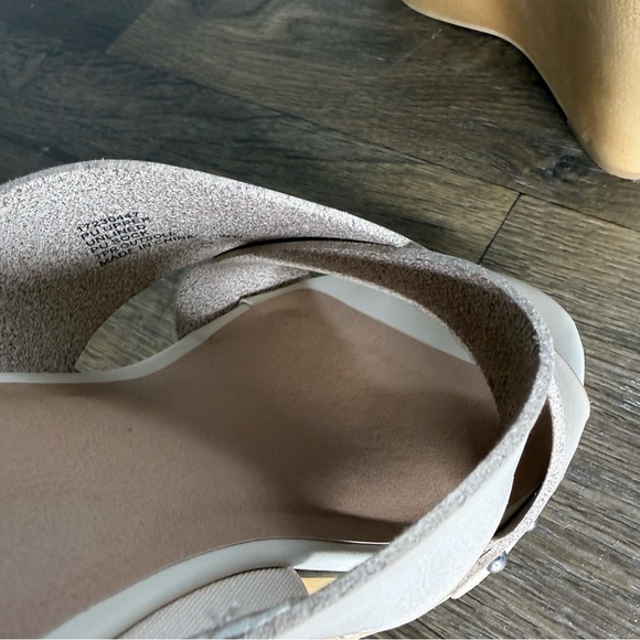 Torrid Women's Cream Wood Wedge Platform Sandals Size 12 WW - Picture 7 of 8